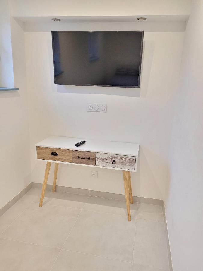 Il Vialetto, Appartement Capri, Spacieux, Tout Confort, Au Calme Jeumont 外观 照片